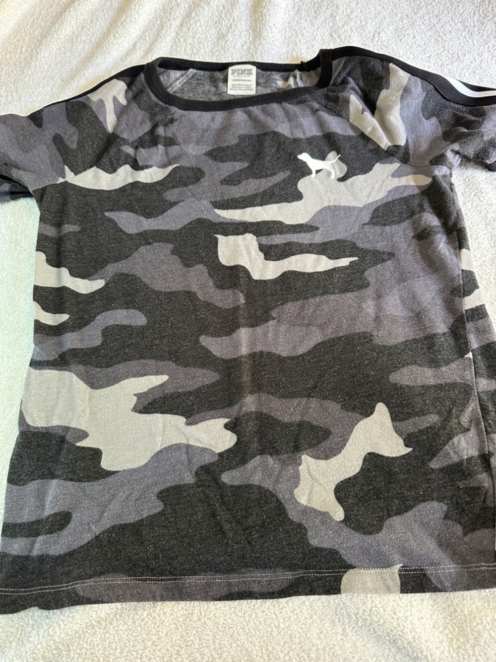 PINK Victoria's Secret Girls' Gray and Black Camo Short Sleeve Tee size XS